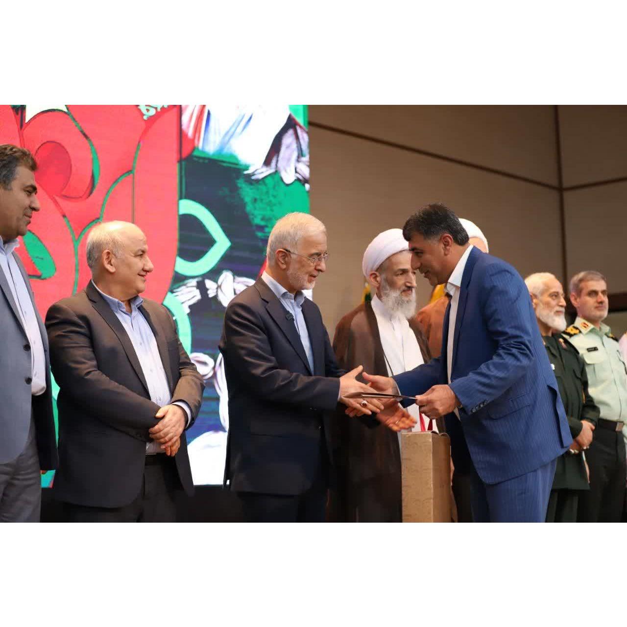 آیین قدردانی از خادمان کنگره ملی شهدای مازندران با حضور وزیر کشور برگزار شد