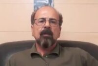 گفتگو با دکتر علی آبان/از رویای شاعرانه در افتلت تا چکامه‌سرایی در پایتخت