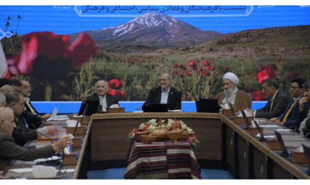 نباید از مسئولیتها کنار کشید، همه ما در برابر وضعیت موجود مسئولیم