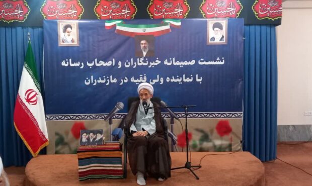 خبرنگار بر لبه تیغ حرکت میکند؛ هم حقیقت و هم مصالح عمومی را ببیند